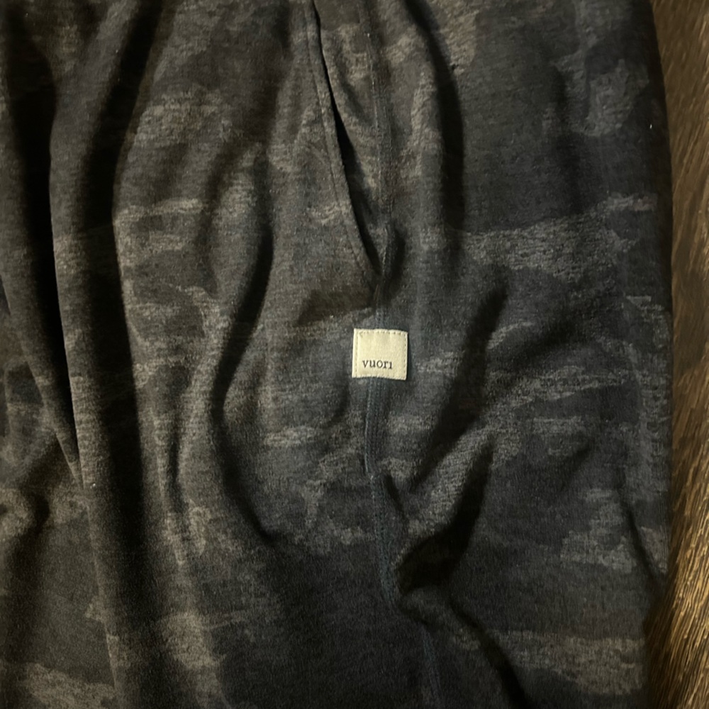 Women’s Vuori Jogger Sweatpants- size medium - Picture 5 of 5